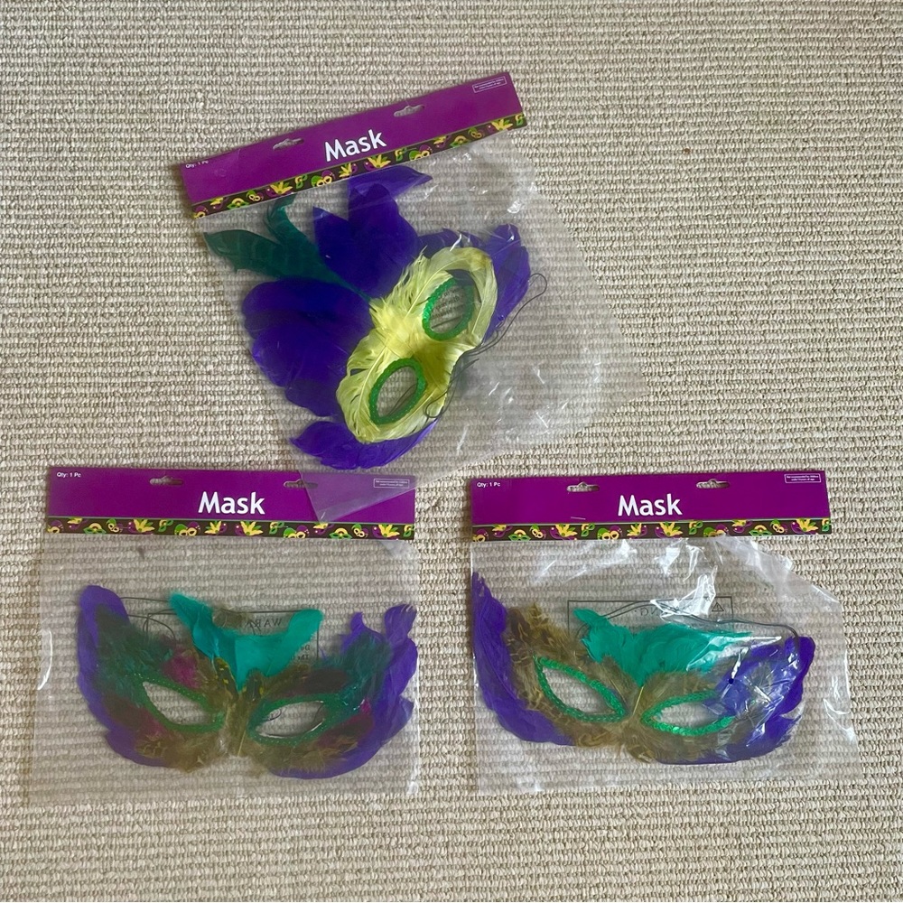 3 for $10 Lot of 3 Decorative Mardi Gras Eye Masks Feathers Green Party Costume.